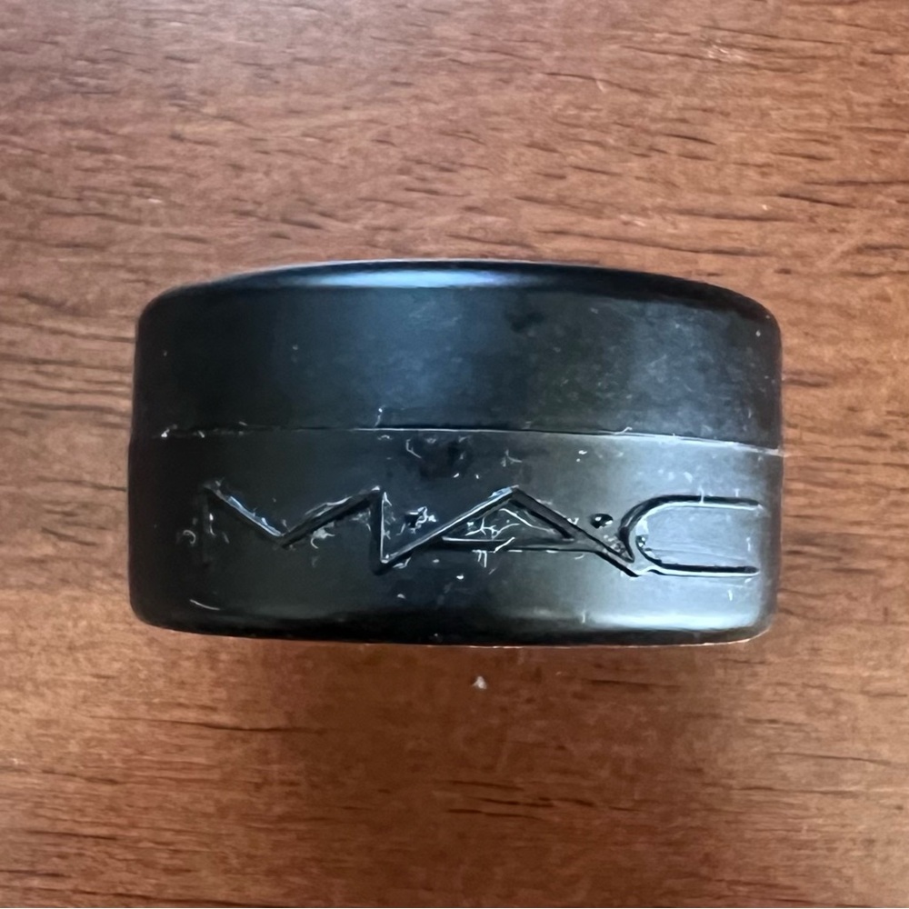 Vintage 90s MAC Cosmetics POISE Eyeshadow Screw Top Packaging - Picture 3 of 5